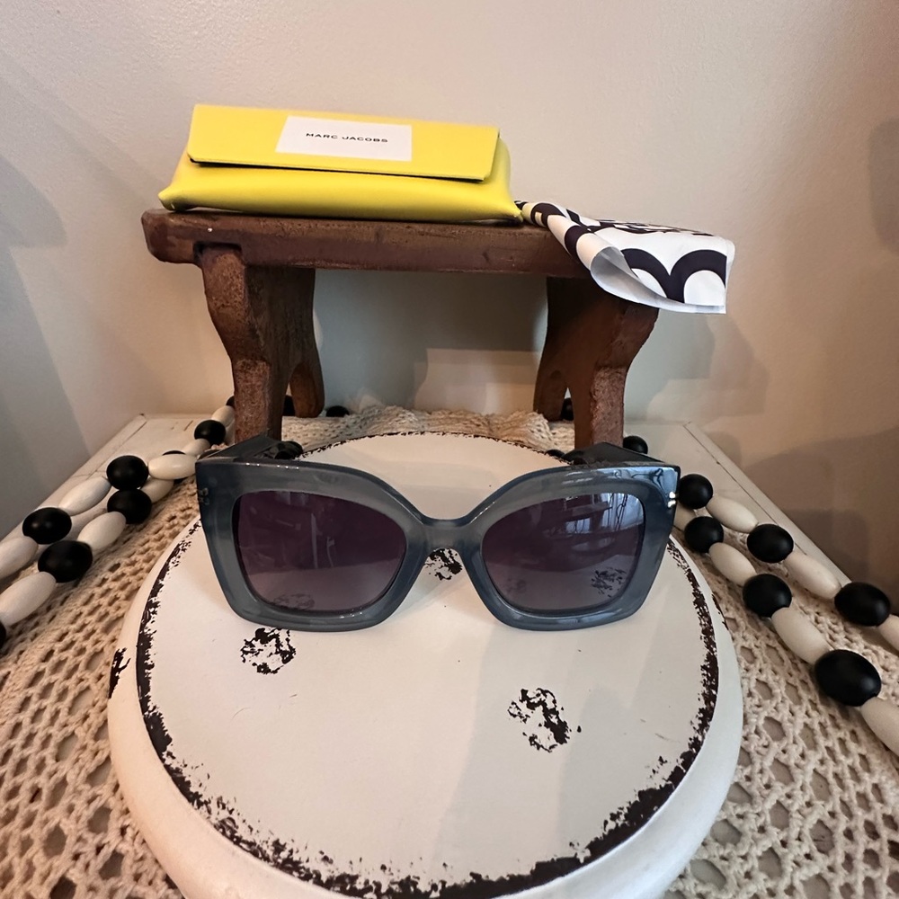 Marc Jacobs Blue Square Sunglasses - Picture 2 of 6